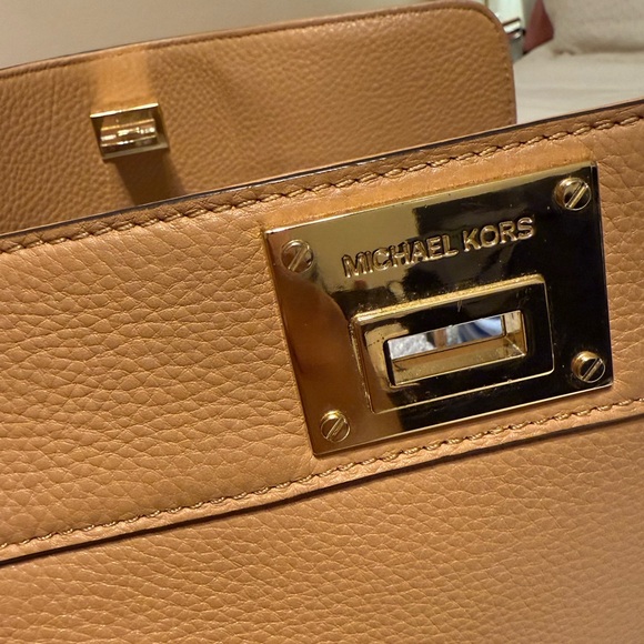 Large Michael Kors satchel - Picture 3 of 14